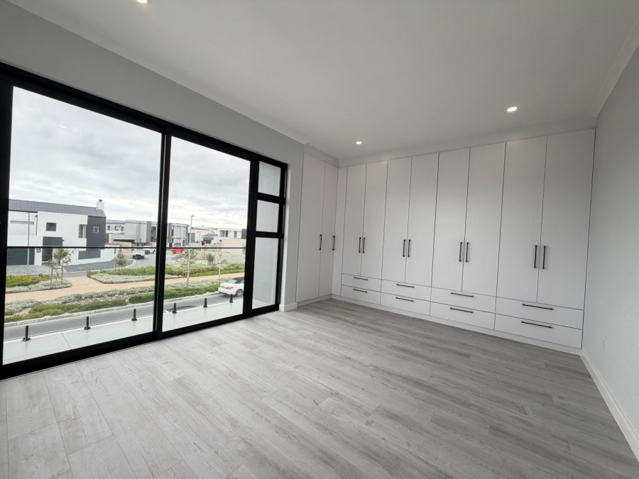 5 Bedroom Property for Sale in Sandown Western Cape
